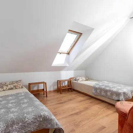 Δωμάτια σε οικογενειακή κατοικία 