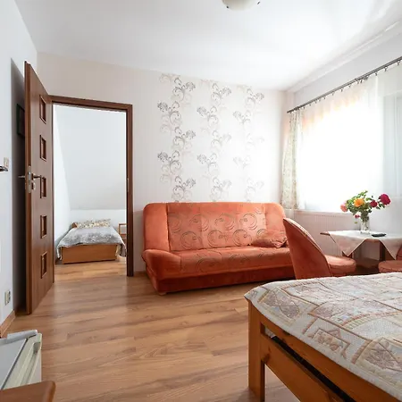 Δωμάτια σε οικογενειακή κατοικία 