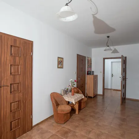 Δωμάτια σε οικογενειακή κατοικία 