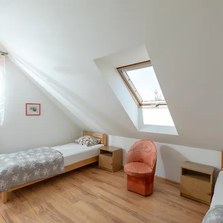 Δωμάτια σε οικογενειακή κατοικία 